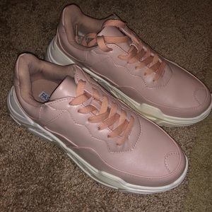 Fashion nova sneakers